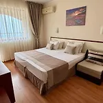 Sea Vista Hotel 3*